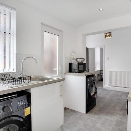 Stunning 4-Bedroom, 2 Bathrooms In Sunderland ซันเดอร์แลนด์ ภายนอก รูปภาพ
