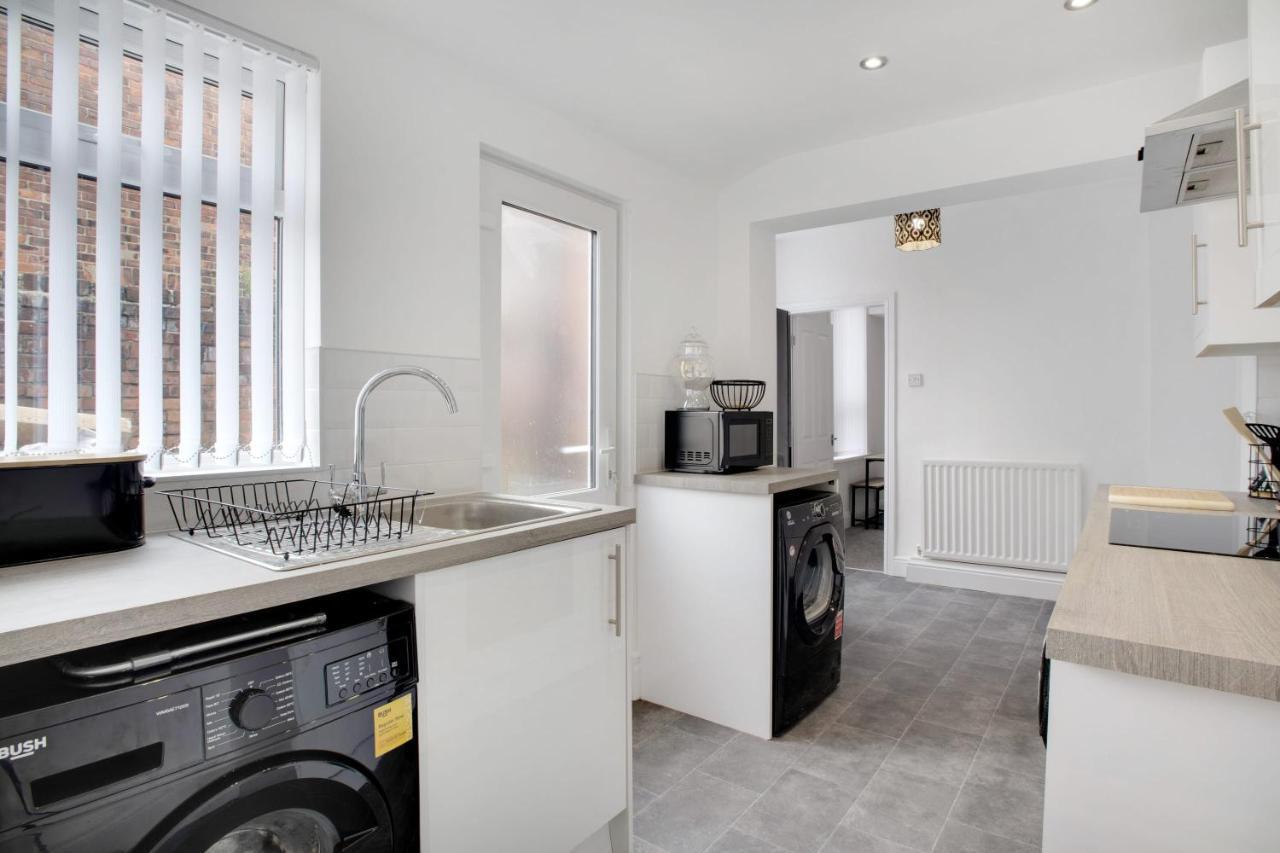 Stunning 4-Bedroom, 2 Bathrooms In Sunderland ซันเดอร์แลนด์ ภายนอก รูปภาพ