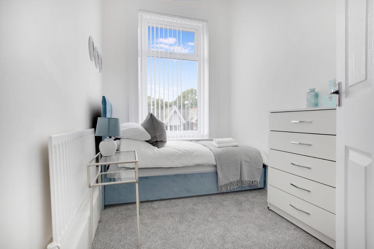 Stunning 4-Bedroom, 2 Bathrooms In Sunderland ซันเดอร์แลนด์ ภายนอก รูปภาพ