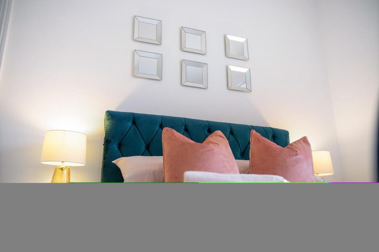 Stunning 4-Bedroom, 2 Bathrooms In Sunderland ซันเดอร์แลนด์ ภายนอก รูปภาพ