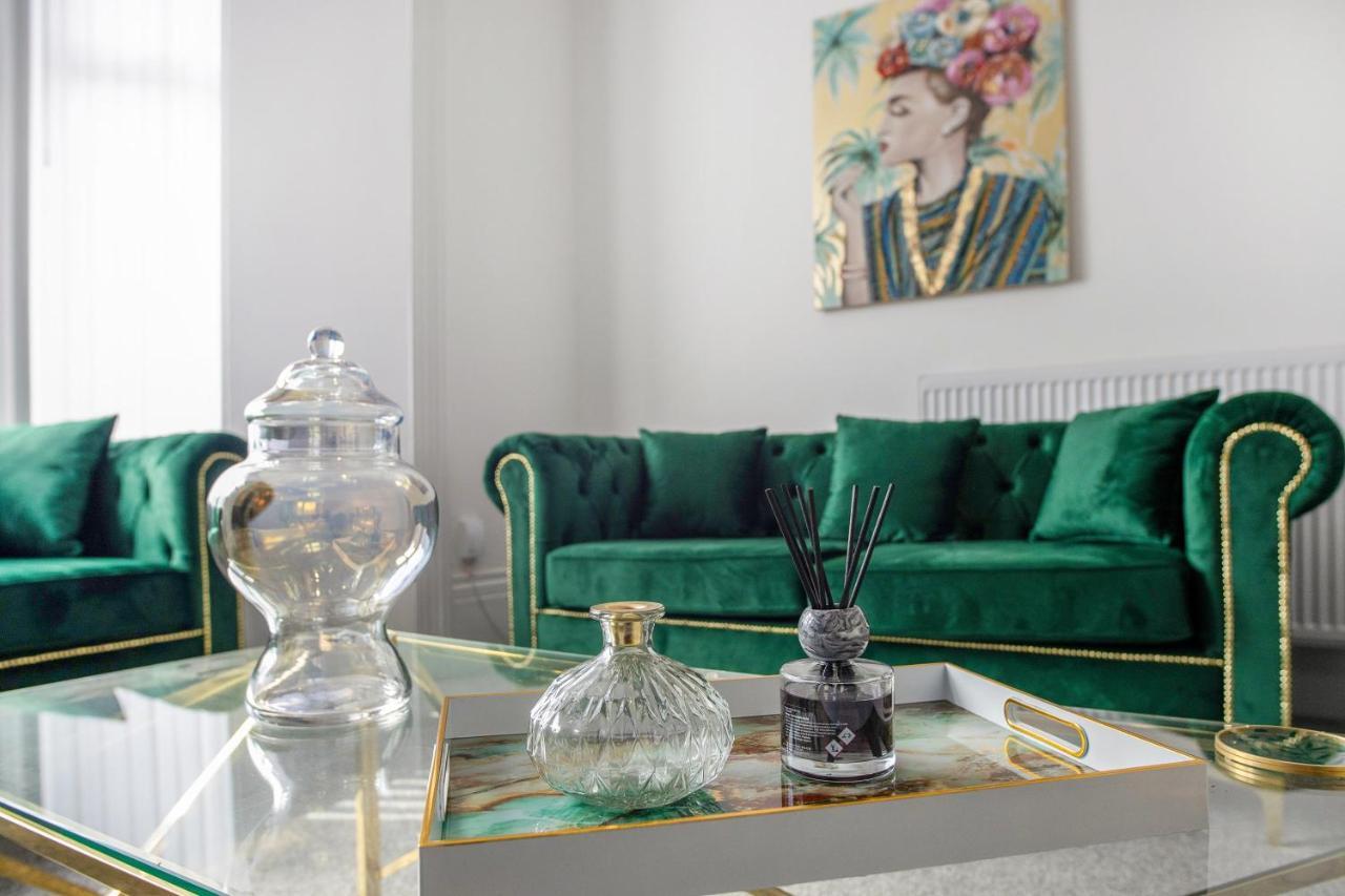 Stunning 4-Bedroom, 2 Bathrooms In Sunderland ซันเดอร์แลนด์ ภายนอก รูปภาพ